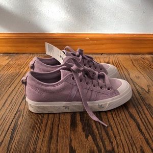 Adidas Nizza lavender Size 5 (New)